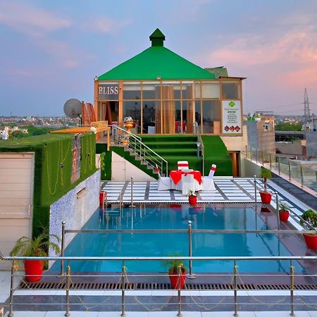 Hotel Sallow Royal Suites Amritsar Exterior photo