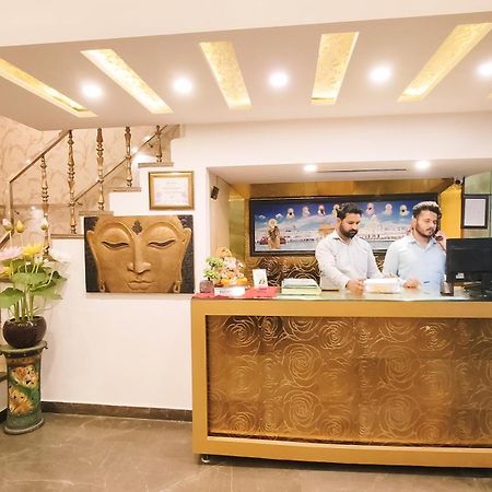 Hotel Sallow Royal Suites Amritsar Exterior photo