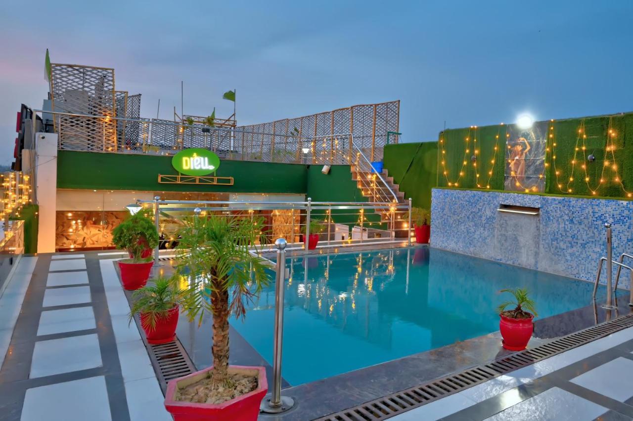 Hotel Sallow Royal Suites Amritsar Exterior photo