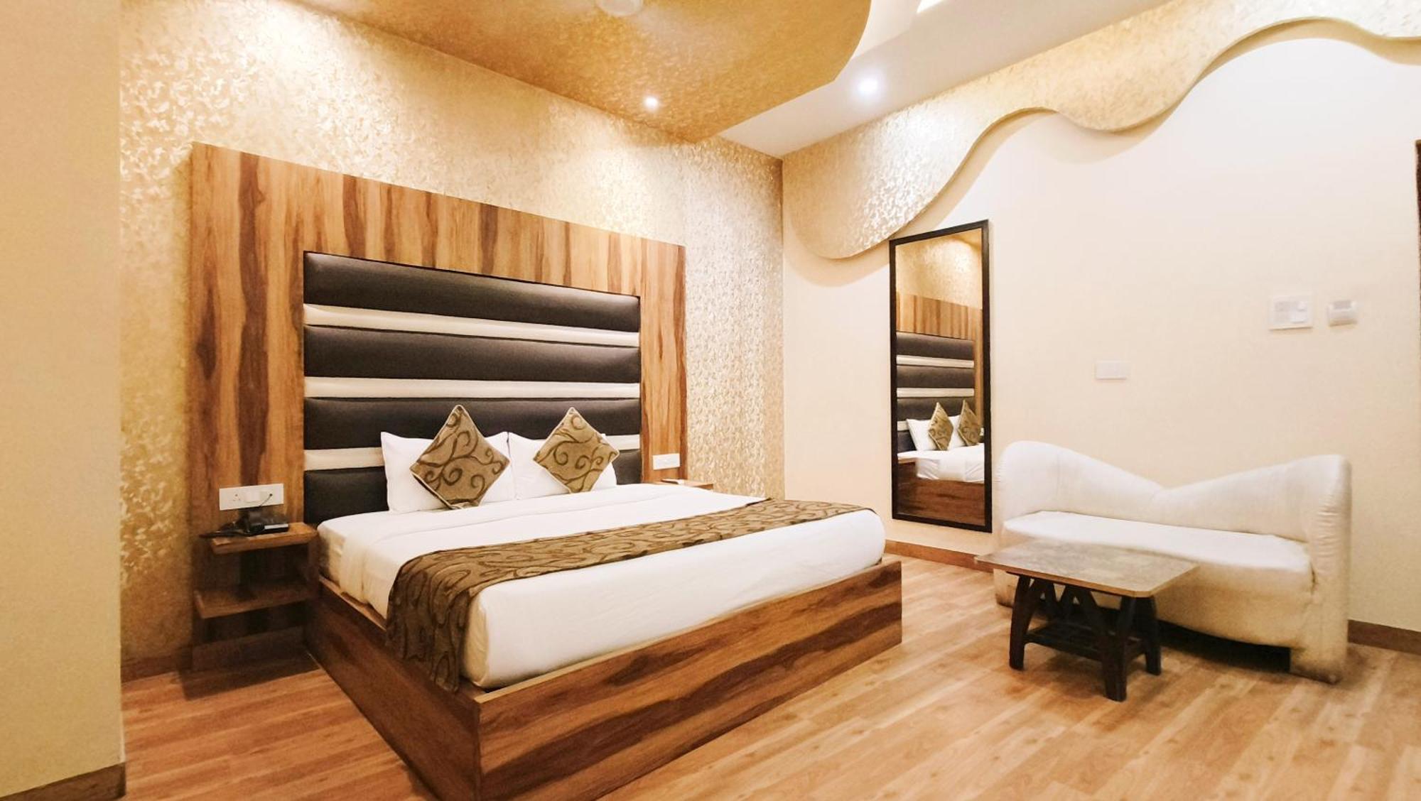 Hotel Sallow Royal Suites Amritsar Exterior photo