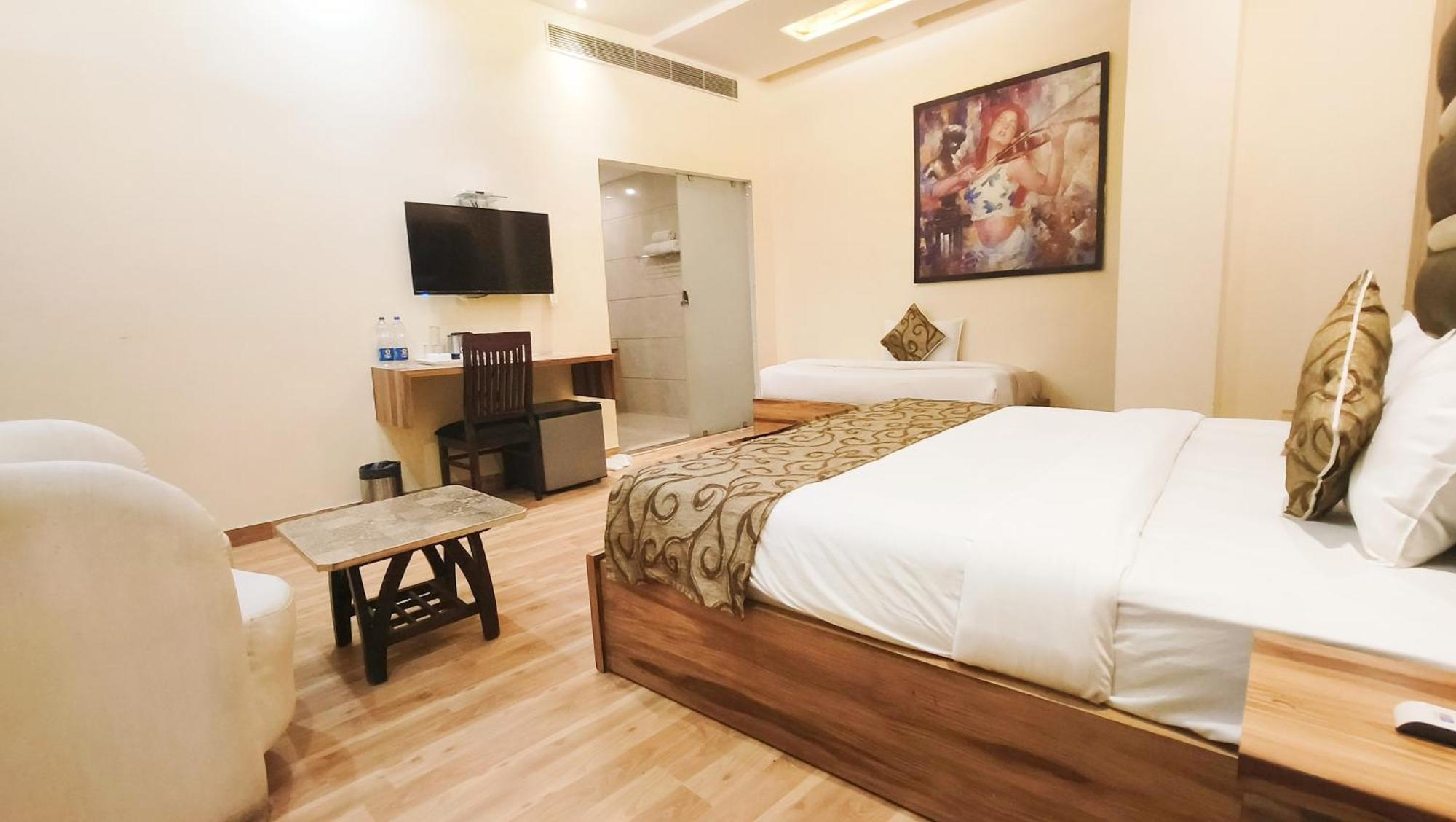 Hotel Sallow Royal Suites Amritsar Exterior photo