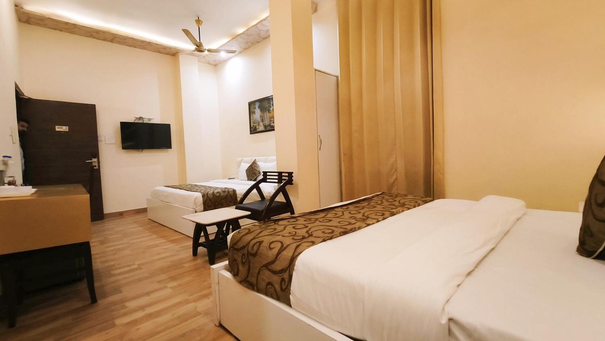 Hotel Sallow Royal Suites Amritsar Exterior photo