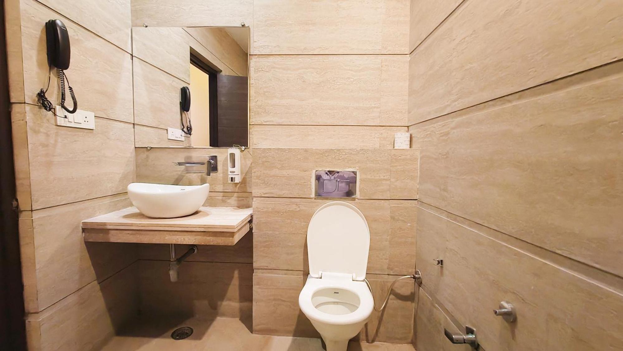 Hotel Sallow Royal Suites Amritsar Exterior photo