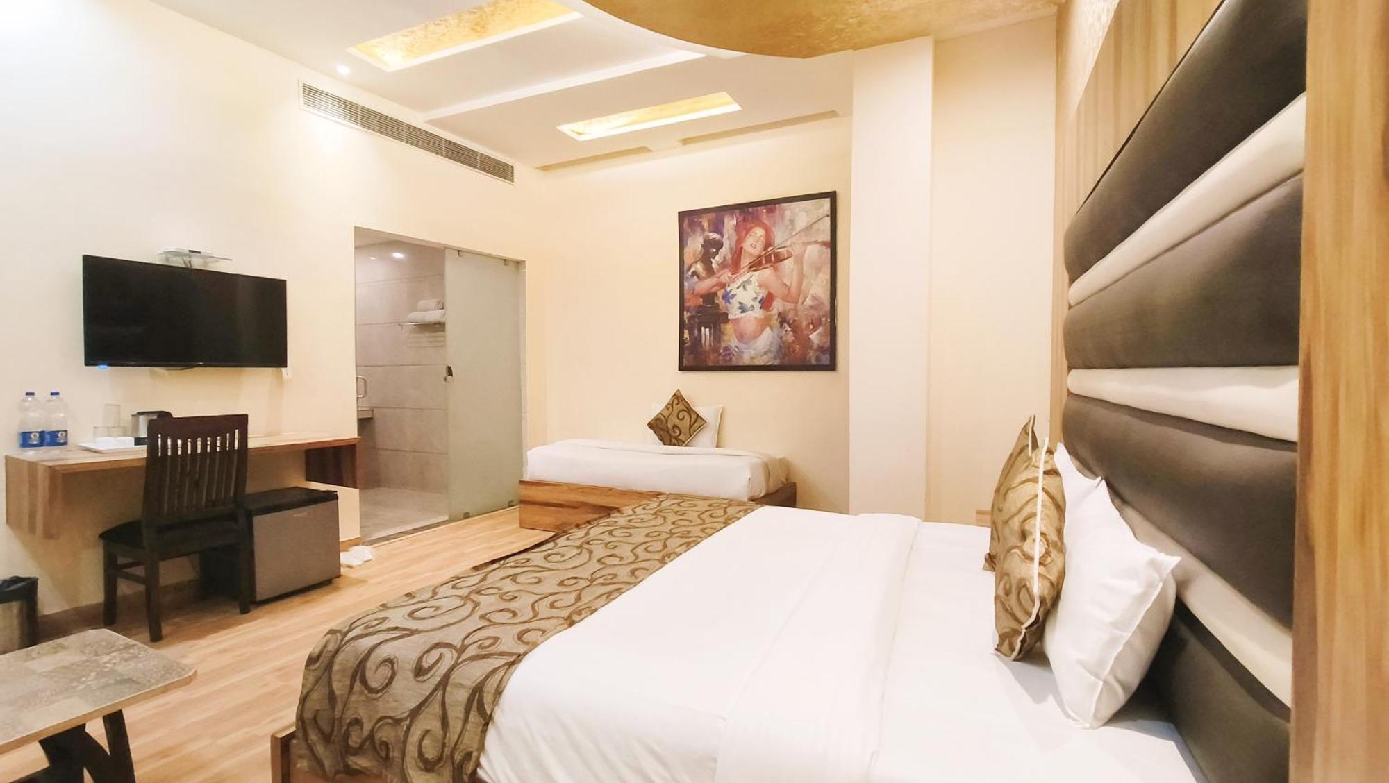 Hotel Sallow Royal Suites Amritsar Exterior photo