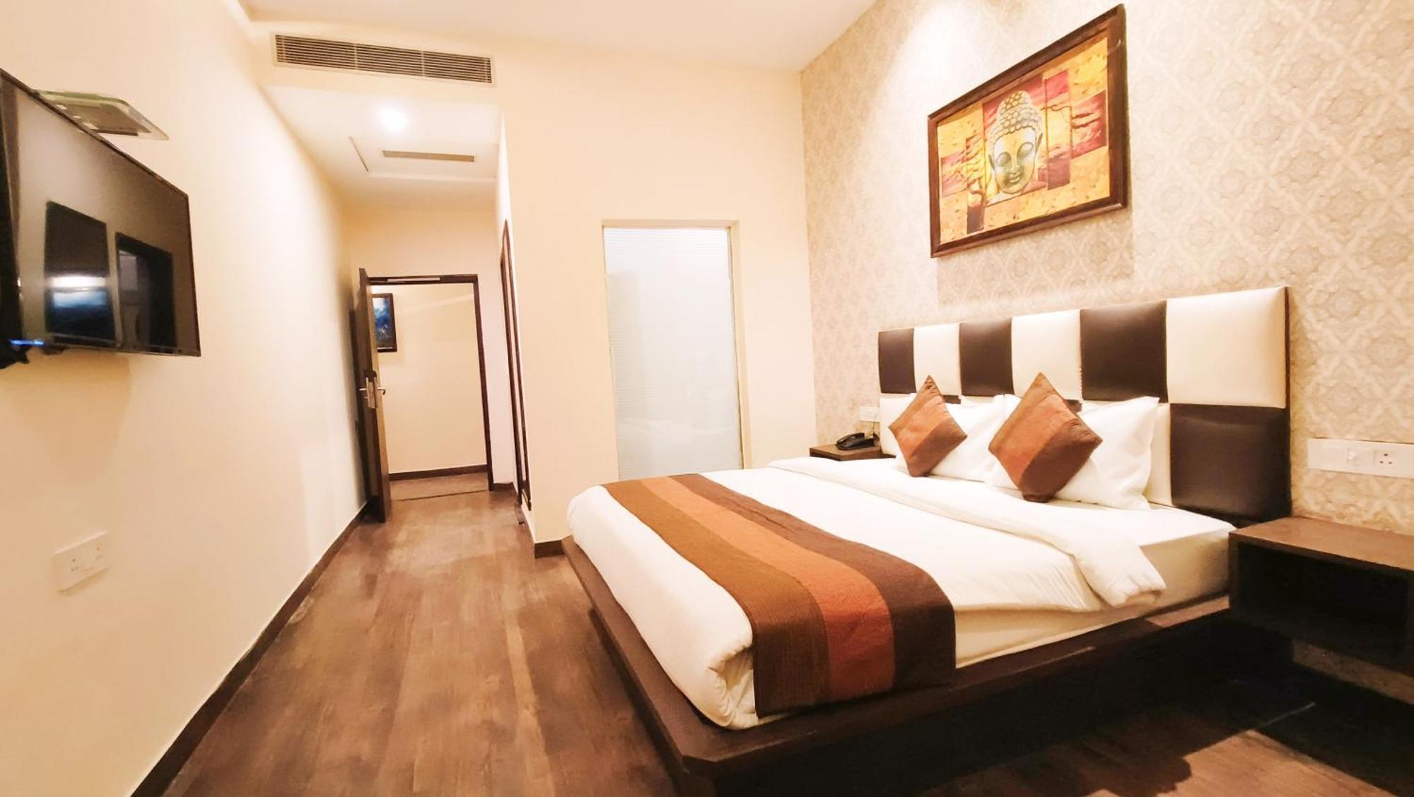 Hotel Sallow Royal Suites Amritsar Exterior photo