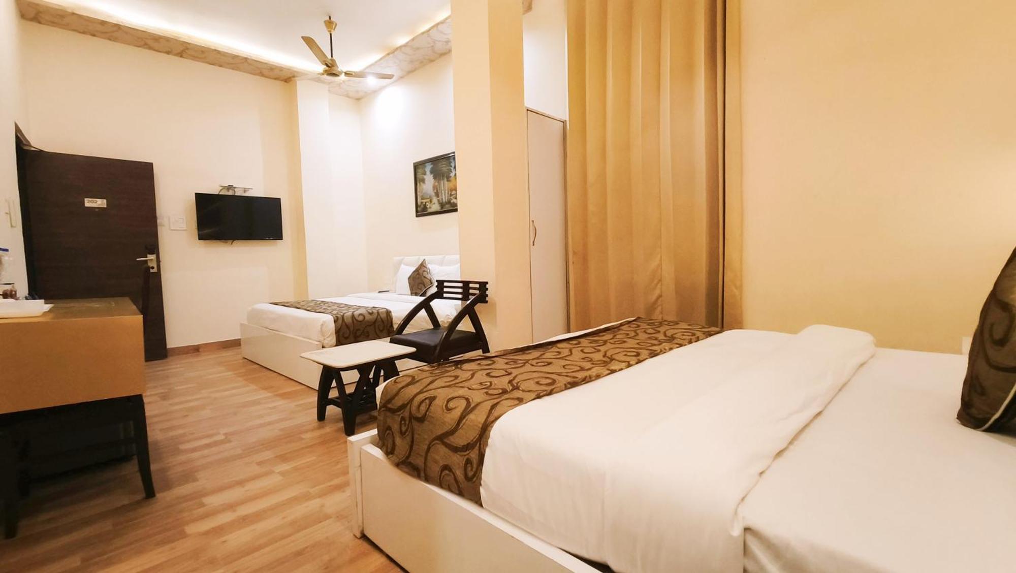 Hotel Sallow Royal Suites Amritsar Exterior photo