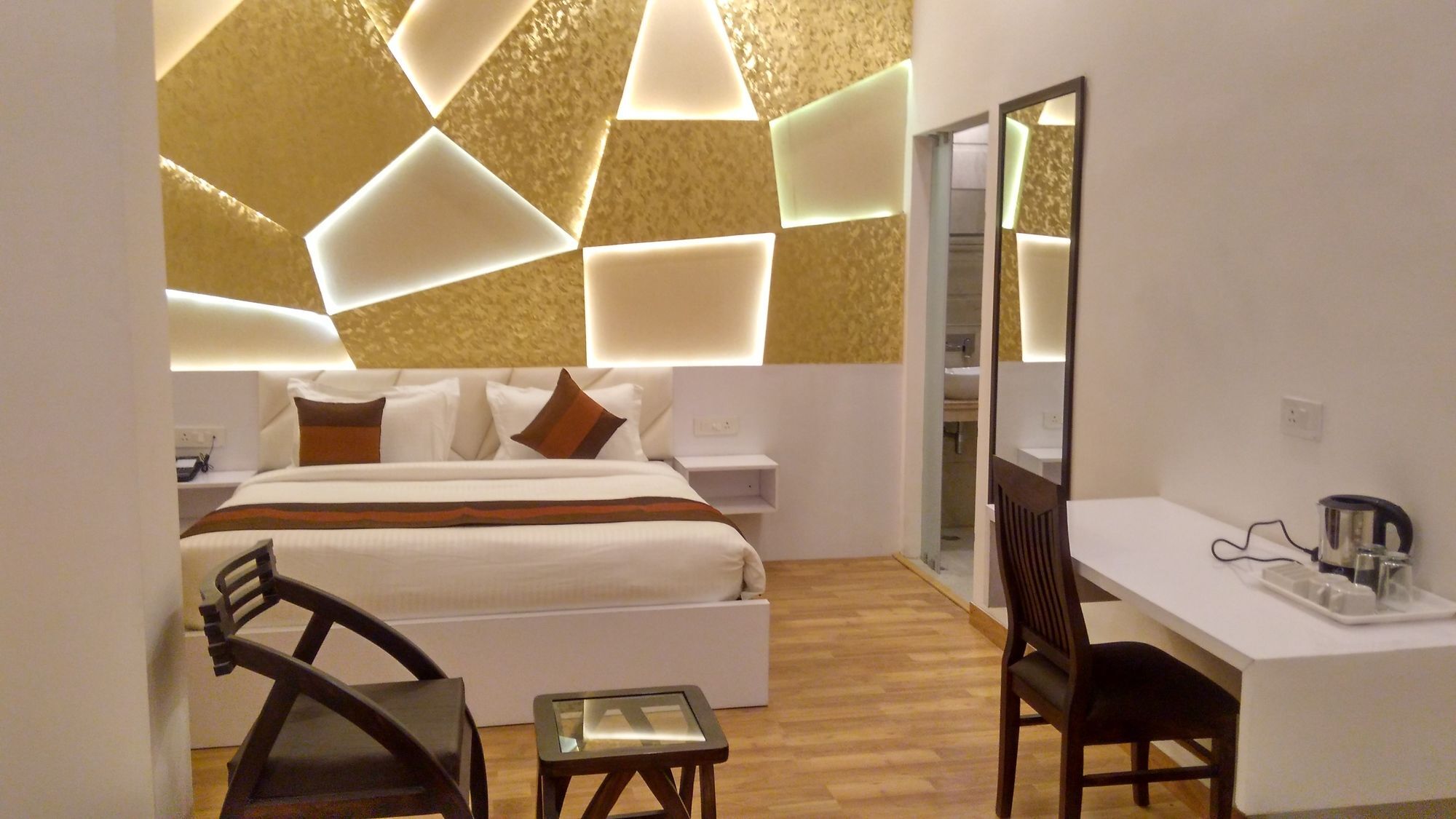 Hotel Sallow Royal Suites Amritsar Exterior photo