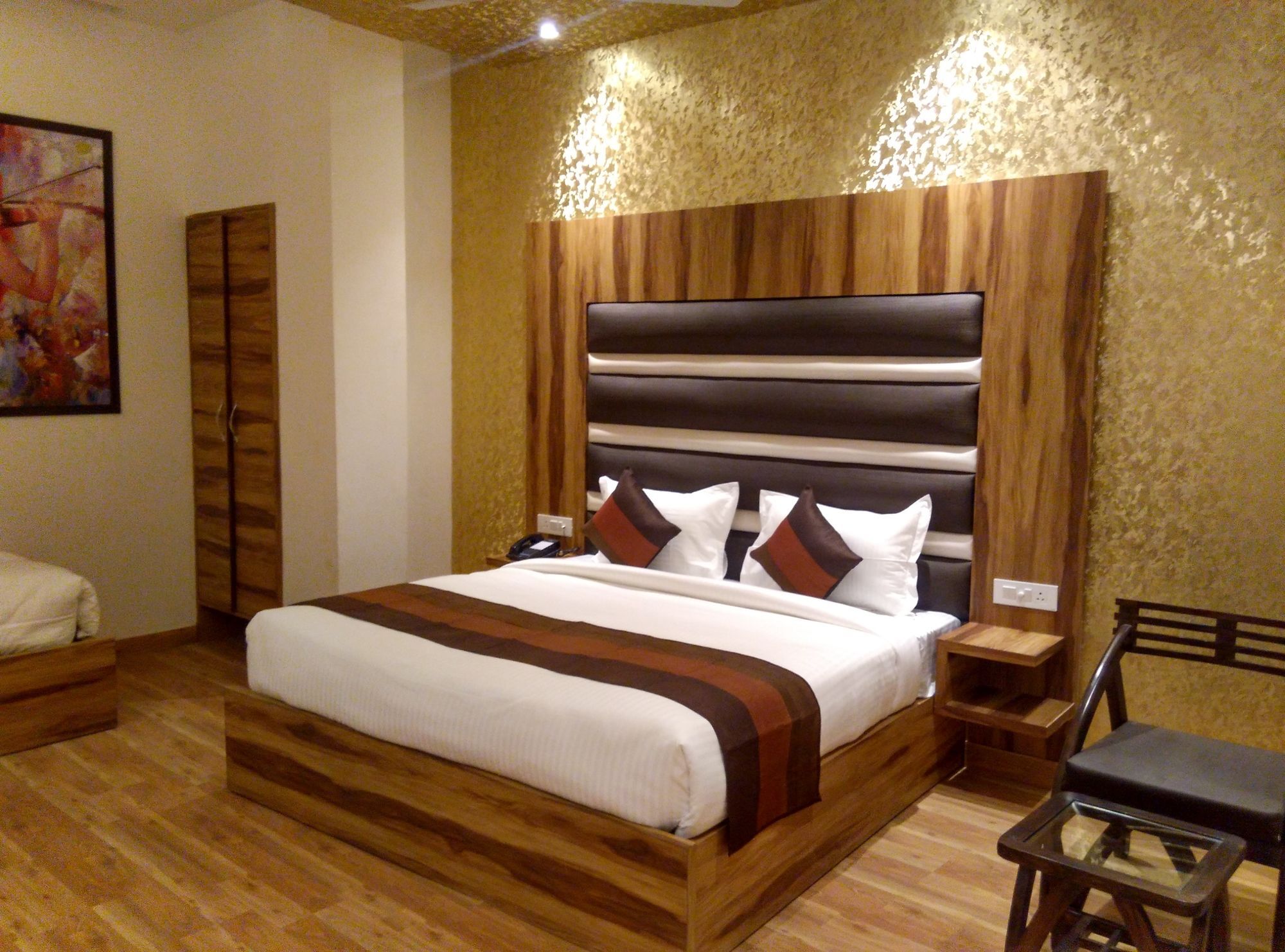 Hotel Sallow Royal Suites Amritsar Exterior photo